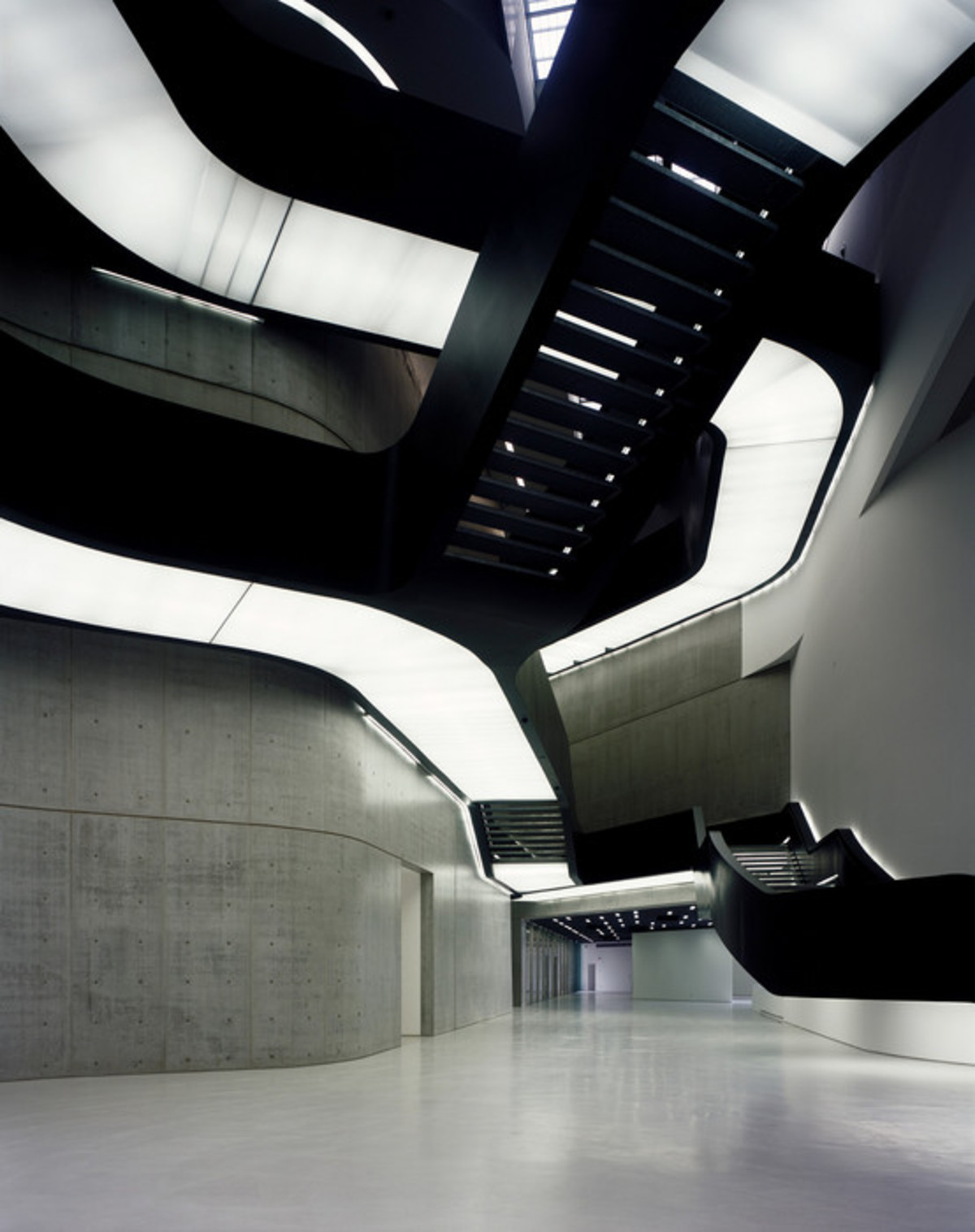 MAXXI National Museum of XXI Century Arts (Zaha Hadid), fot.: Helene Binet