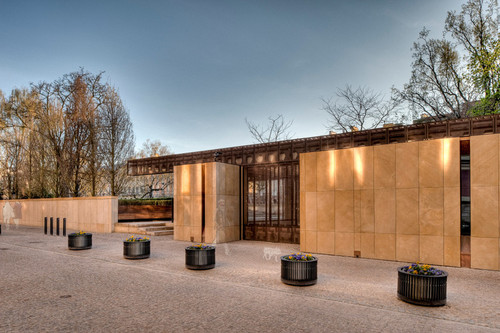 12 grudnia 2009 ogłoszono laureatów XIII edycji Konkursu Polski Cement w Architekturze. Tym razem wybierano najlepszą realizację architektoniczną z użyciem technologii żelbetowej, wykonaną i przekazaną do użytku do końca 2008 r.