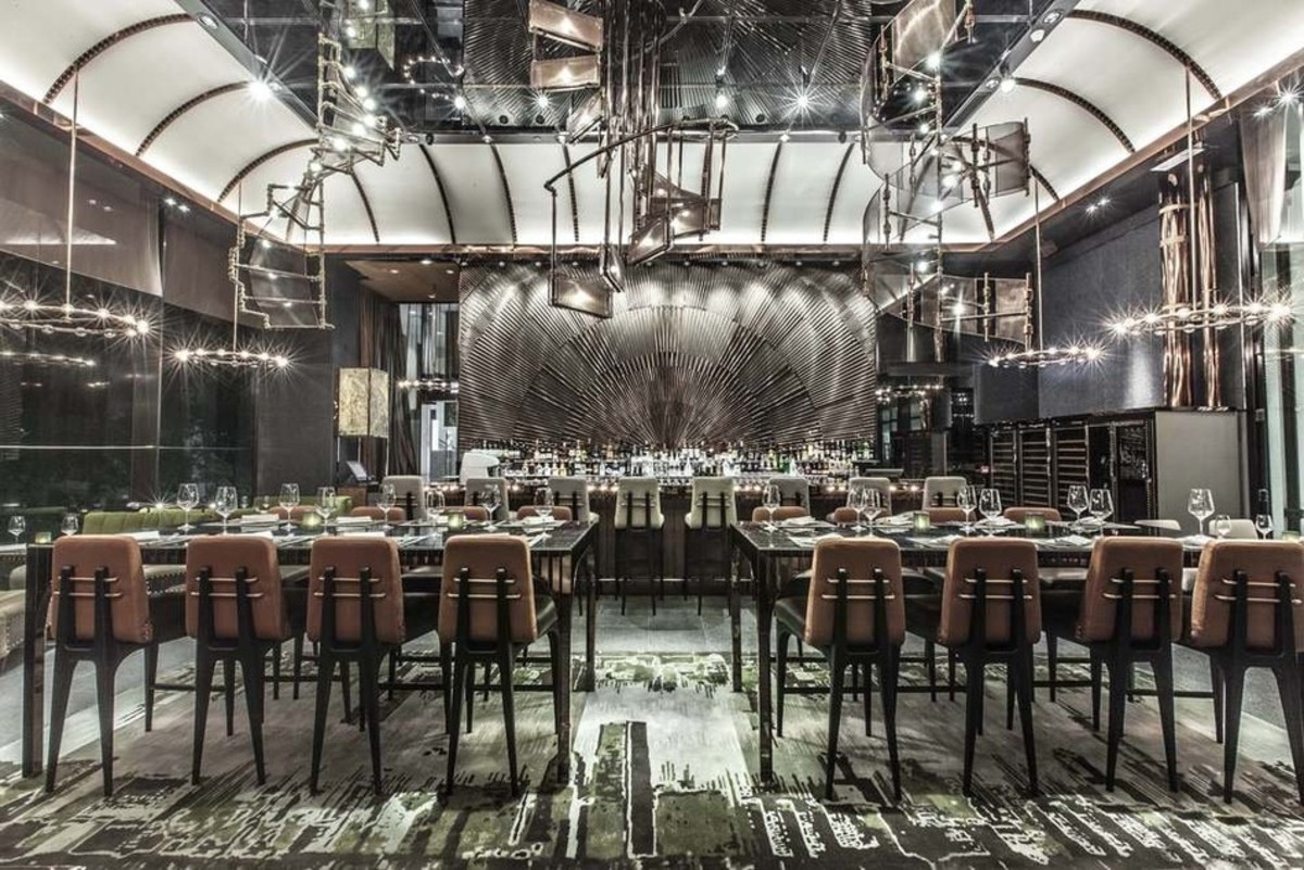 Ammo Bar + Restaurant, Hong Kong, Chiny według projektu WANG