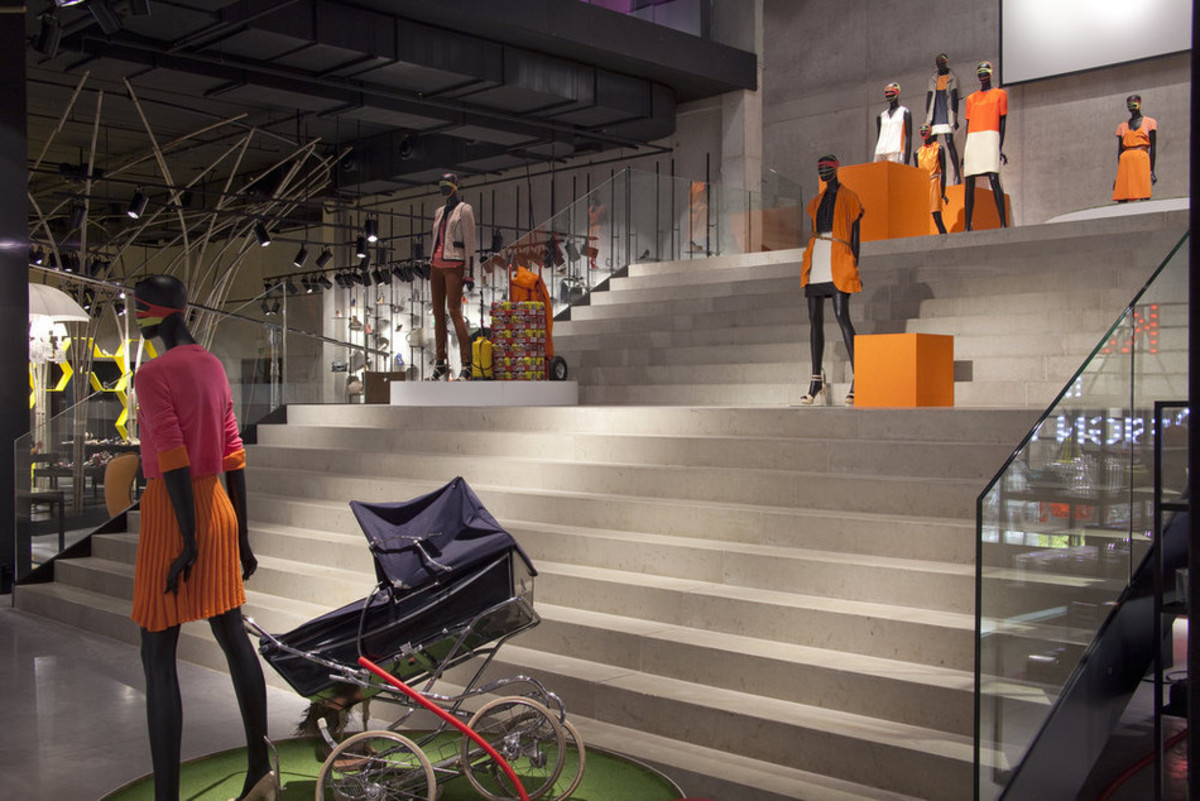SMETS PREMIUM STORE - centrum handlowe według projektu Zoom Architecture nagrodzone w ramach The Commerce Design Brussels.