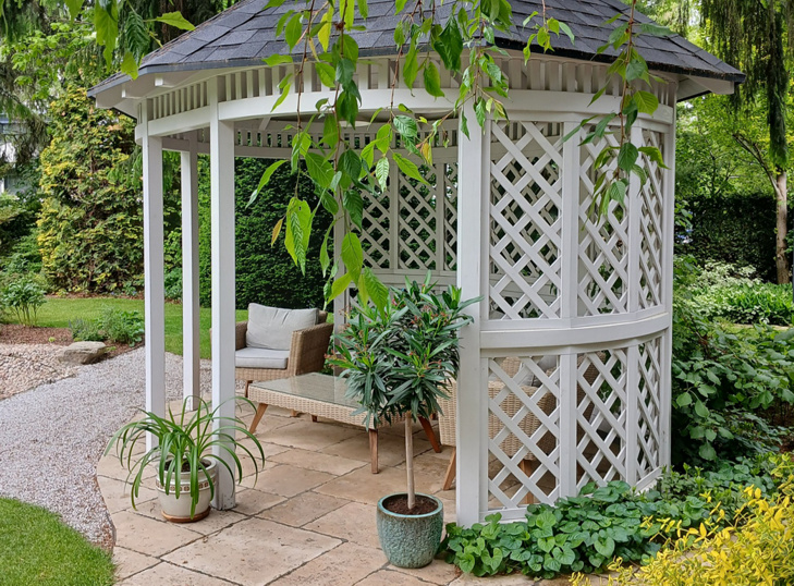 Elegancka luksusowa owalna altana w stylu klasycznym