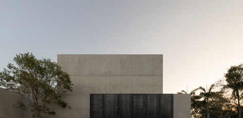 Casa Tao w Puerto Vallarta (Meksyk) - fasada południowo-zachodnia | Zdjęcie: Hugo Tirso Domínguez 