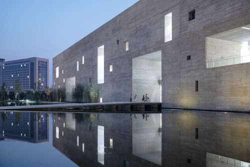 Centrum Kultury i Sztuki Hrabstwa Shou według projektu arch. Zhu Pei 