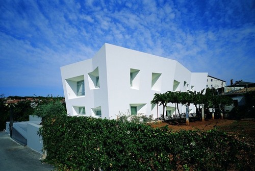 Dom Światła budynek biurowy w Chorwacji nagrodzony nagrodą Specjalną w konkursie Brick Award 2014; autor:  Rusan arhitektura, fot.: Damir Fabijanic