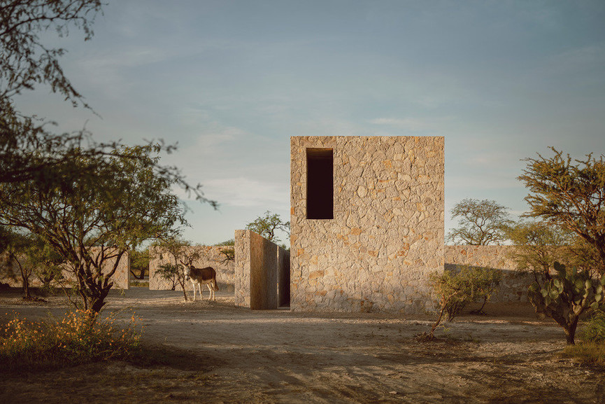 Enso II - dom z lokalnych materiałow budowlanych w Meksyku | autor projektu: HW Studio | zdj.: Cesar Bejar 