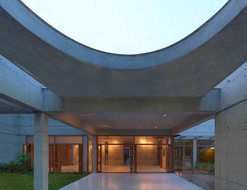 Leaf Award 2012 - S.A Residence w Dhaka w Bangladeszu. Autor projektu: Rafiq Azam