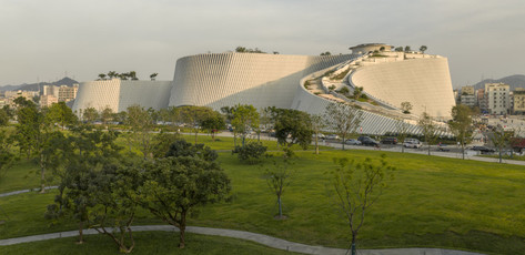 Muzeum Historii Naturalnej w Shenzhen w Chinach | projekt: konsorcjum 3XN, B+H Architects oraz Zhubo Design | © Adam Mørk