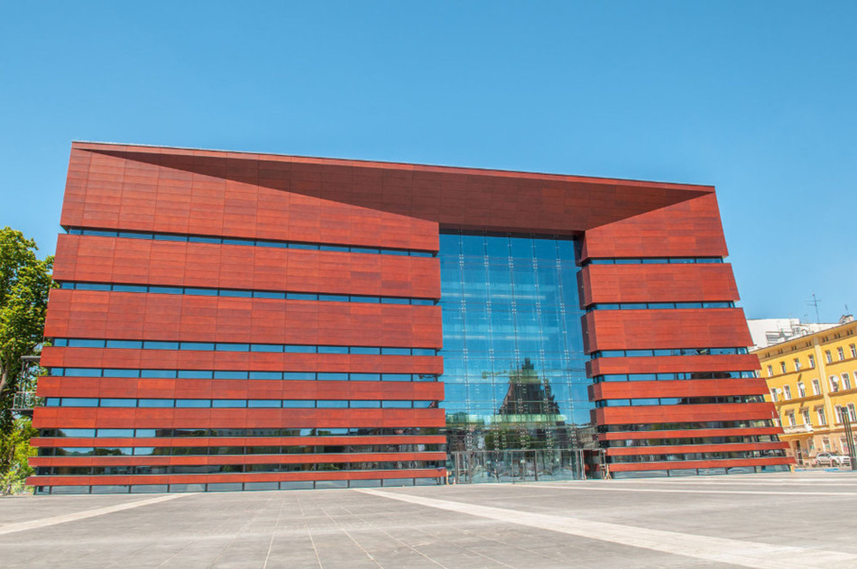 Budynek Narodowego Forum Muzyki  - wejście główne; fot. Inter-System