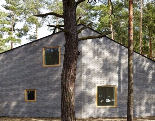 Dom kamień w lesie - Emiko Hayakawa, Aureliusz Kowalczyk, fot.: J. Sokołowski