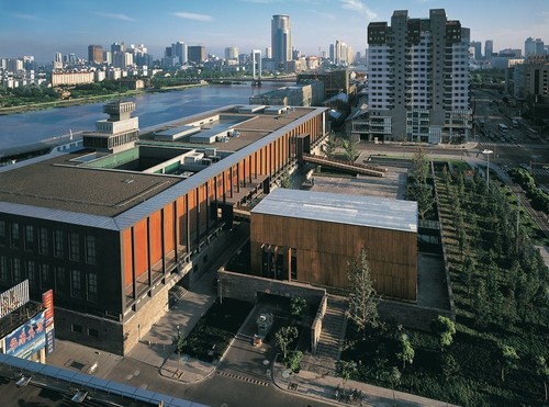 Muzeum Sztuki Współczesnej w Chinach w mieście Ningbo, fot.: Lv Hengzhong. Projekt laureata Nagrody Pritzkera 2012 - Wang Shu