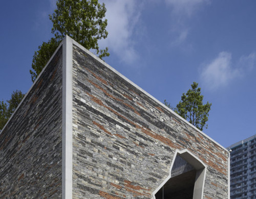 Ningbo Tengtou Pavilion - projekt na międzynarodowe targi Shanghai Expo 2010. Projekt chińskiego architekta Wang Shu - laureata Nagrody Pritzkera 2012, fot.: Fu Xing