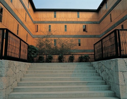 Kampus Xiangshan Chińskiej Akademii Sztuki w Hangzhou w Chinach. I etap projektu autorstwa laureata agrody Pritzkera 2012 - Wang Shu, fot.: Lu Wenyu