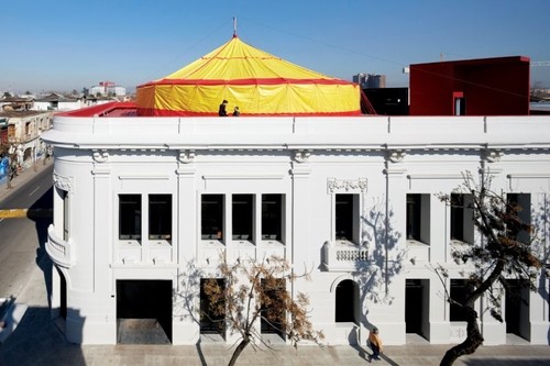 Smiljan Radić Clarke: NAVE - Centrum Sztuki | Zdjęcie: Cristobal Palma