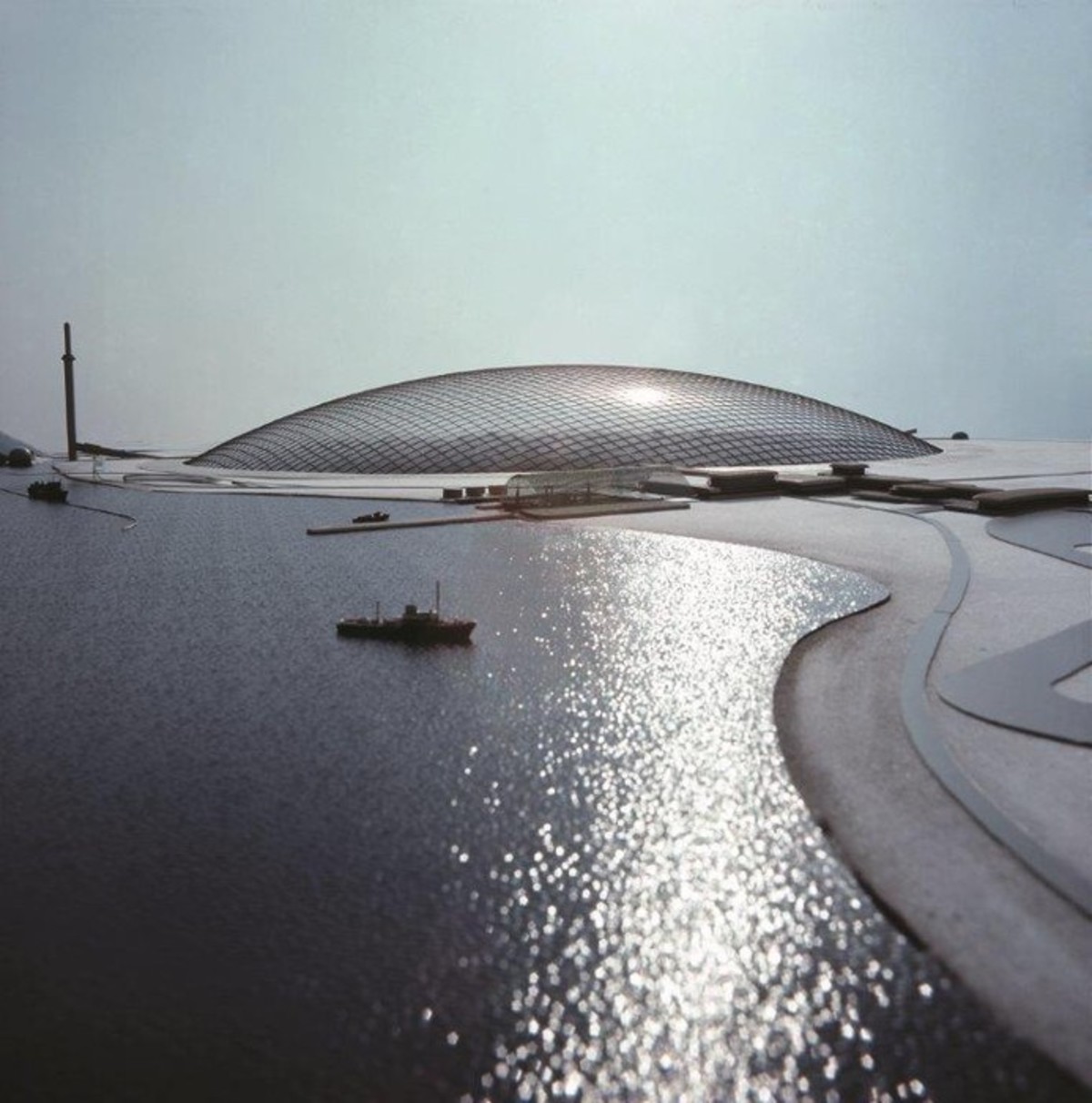 “City in the Arctic” model 1971 (projekt tworzony z Kenzo Tange (1987 laureatem Nagrody Pritzkera w 1987), Ove Arup, Ted Happold i inny. Projekt nie został zrealizowany.