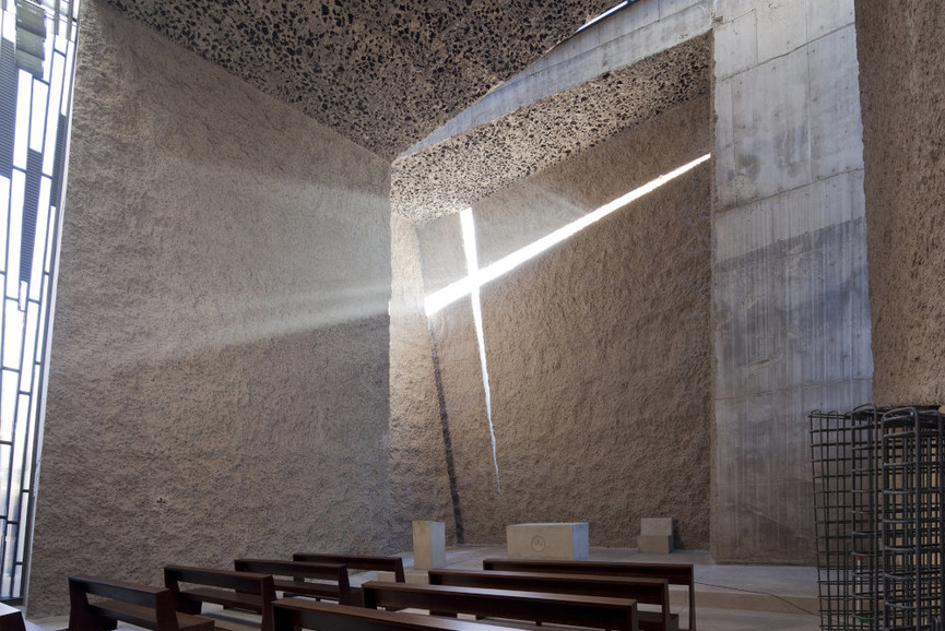 Kościół Najświętszego Odkupiciela i Centrum Społeczne w Las Chumberas (Teneryfa, Hiszpania) | autor: Fernando Menis | Zdjęcie: © Hisao Suzuki