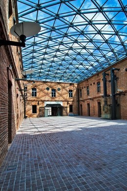 Dziedziniec / Muzeum Armii Krajowej w Krakowie - laureat Brick Award Polska 2013 w kategorii Renowacja/Adaptacja/Przebudowa/ Rekonstrukcja, autor projektu: AiR Jurkowscy - Architekci, fot.: Wojciech Dziedzic 
