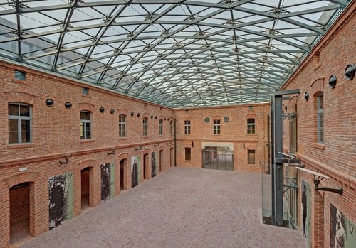 Wyróżnienie Nagrody SARP za rok 2011 za Muzeum Armii Krajowej w Krakowie im. gen. Emila Fieldorfa "Nila". Autor projektu: AIR Jurkowscy Architekci z Katowic