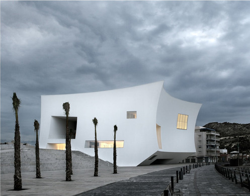 Projekt zdobył I nagrodę w międzynarodowym konkursie. Autorem jest pracownia Estudio Barozzi Veiga. Budynek jest refleksją, prostą a jednocześnie silną pomiędzy zurbanizowaną tkanką, a naturalnym krajobrazem.