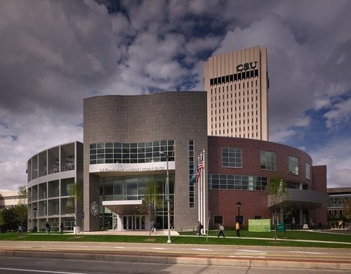 Studenckie Centrum Uniwersytetu Stanowego w Cleveland - elewacja południowa, autor projektu: Gwathmey Siegel & Associates Architects