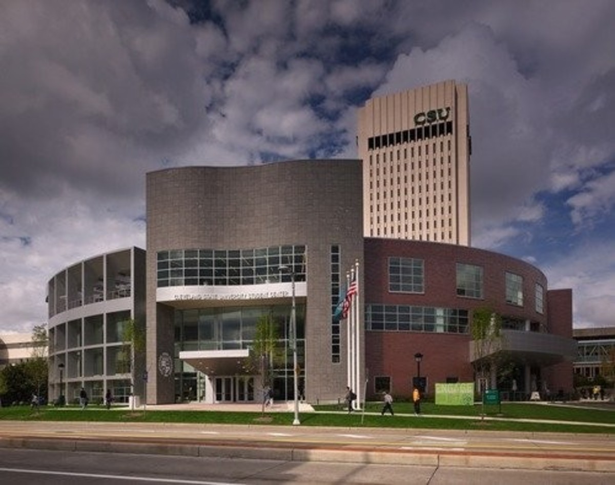 Studenckie Centrum Uniwersytetu Stanowego w Cleveland - elewacja południowa, autor projektu: Gwathmey Siegel & Associates Architects