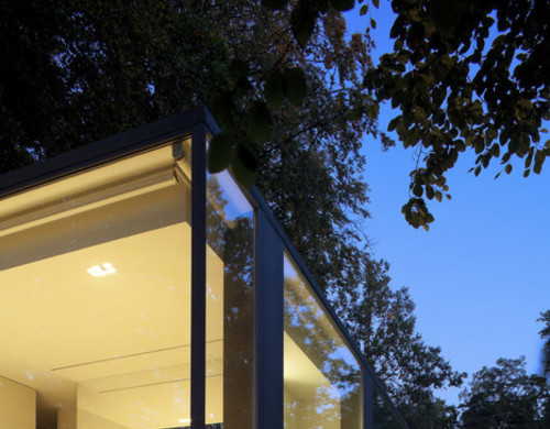 Villa Roces zdobyła LEAF Awards 2012 w kategorii Dom jednorodzinny. Autorem projektu jest pracownia Architectureburo Govaert & Vanhoutte.