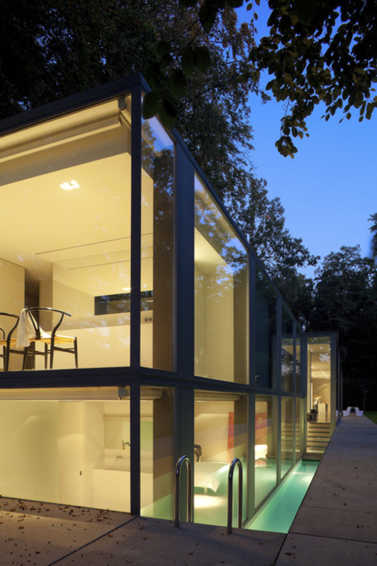 Villa Roces zdobyła LEAF Awards 2012 w kategorii Dom jednorodzinny. Autorem projektu jest pracownia Architectureburo Govaert & Vanhoutte.