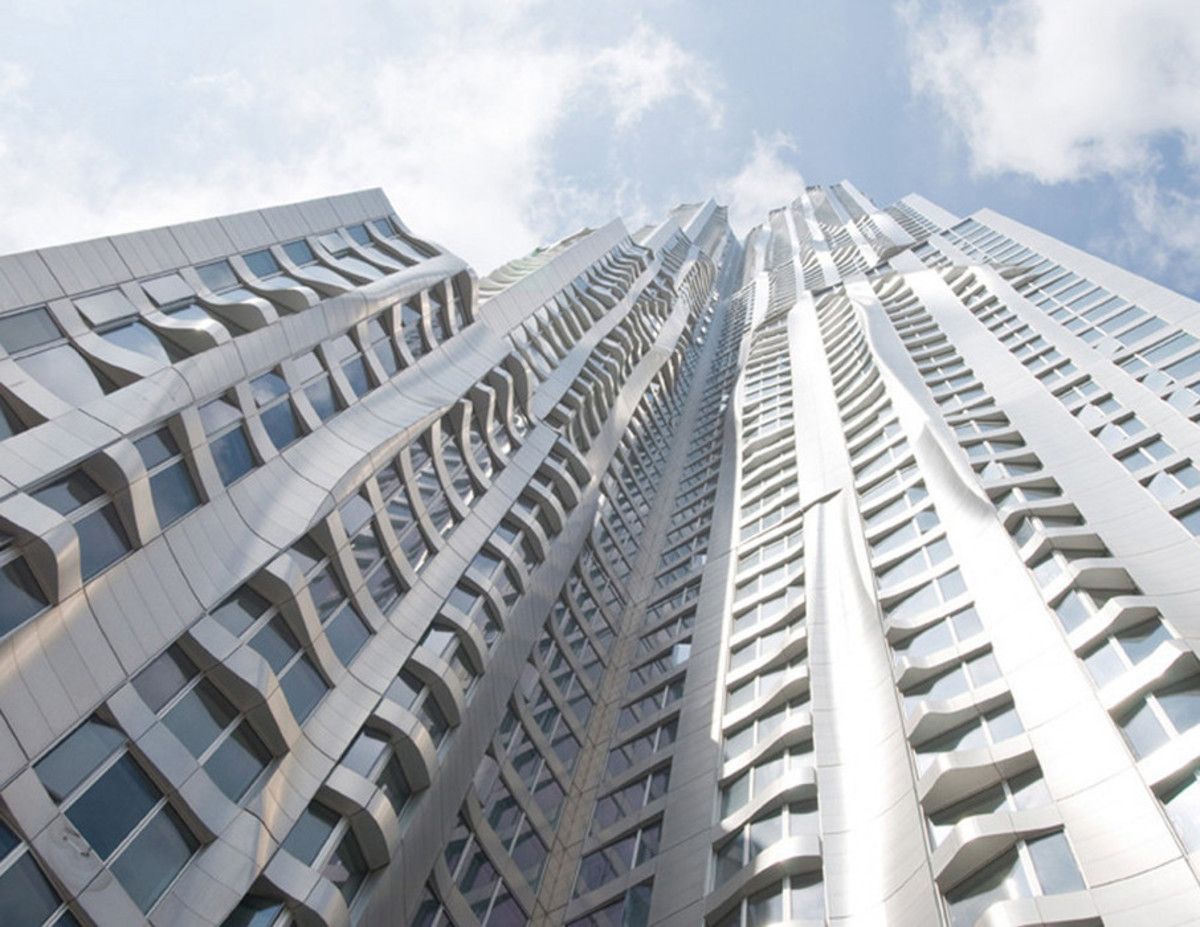 8 Spruce Street-Beekman Tower w Nowym Jorku zdobył nagrodę roku w kategorii Projekt Stukturalny 2011. Autor projektu: Gehry Partners, LLP