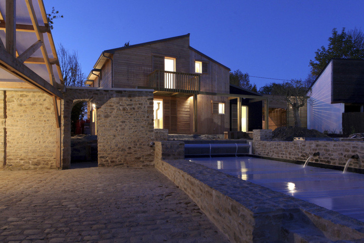Dom bioklimatyczny w Aurey we Francji, według projektu arch. Patrice Bideau, fot.: Armel Istin