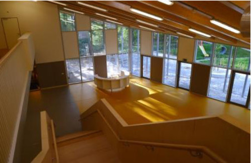 Szkoła pasywna w Belgii; zużycie energii w tej szkole wynosi 15 kWh/m2/rok; fot.: evr-architects