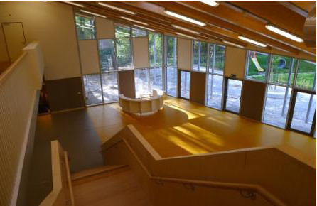 Szkoła pasywna w Belgii; zużycie energii w tej szkole wynosi 15 kWh/m2/rok; fot.: evr-architects