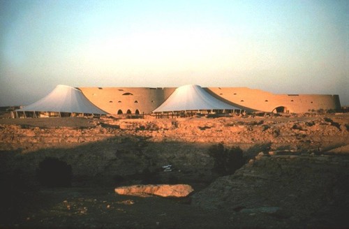 Klub Dyplomatyczny; Arabia Saudyjska, Riyadh (1980); autorzy: Otto, Happold, Omrania; Photos © Frei Otto