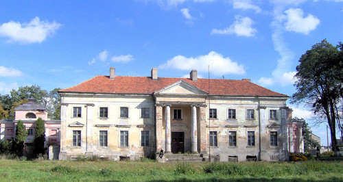 Pałac w Nawrze | źródło: Wikipedia